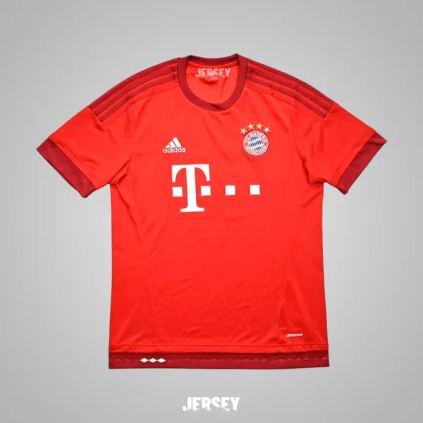 FC Bayern München Retro-Trikot 2015/16 Heim – Vorderseite
