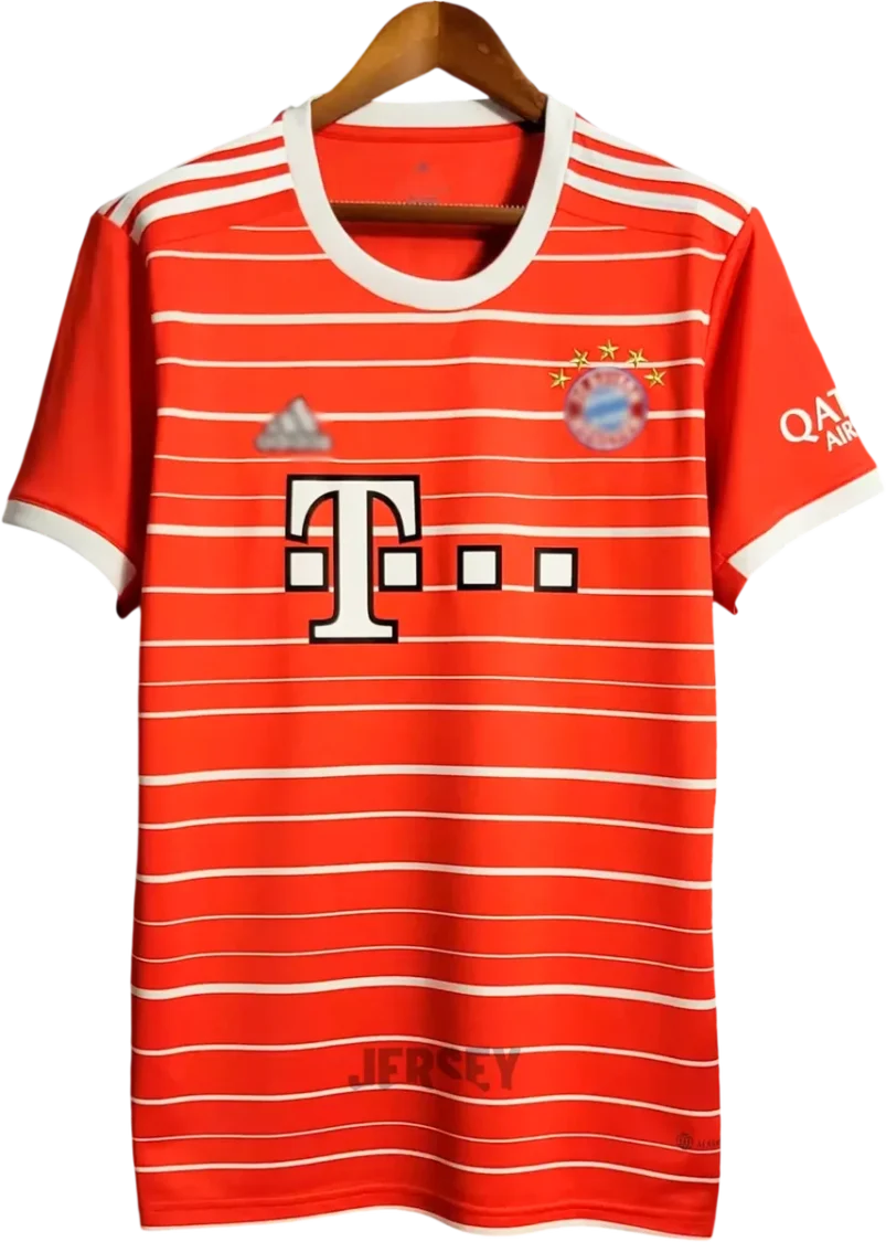 FC Bayern München Retro-Trikot 2022/23 Heim – Vorderseite