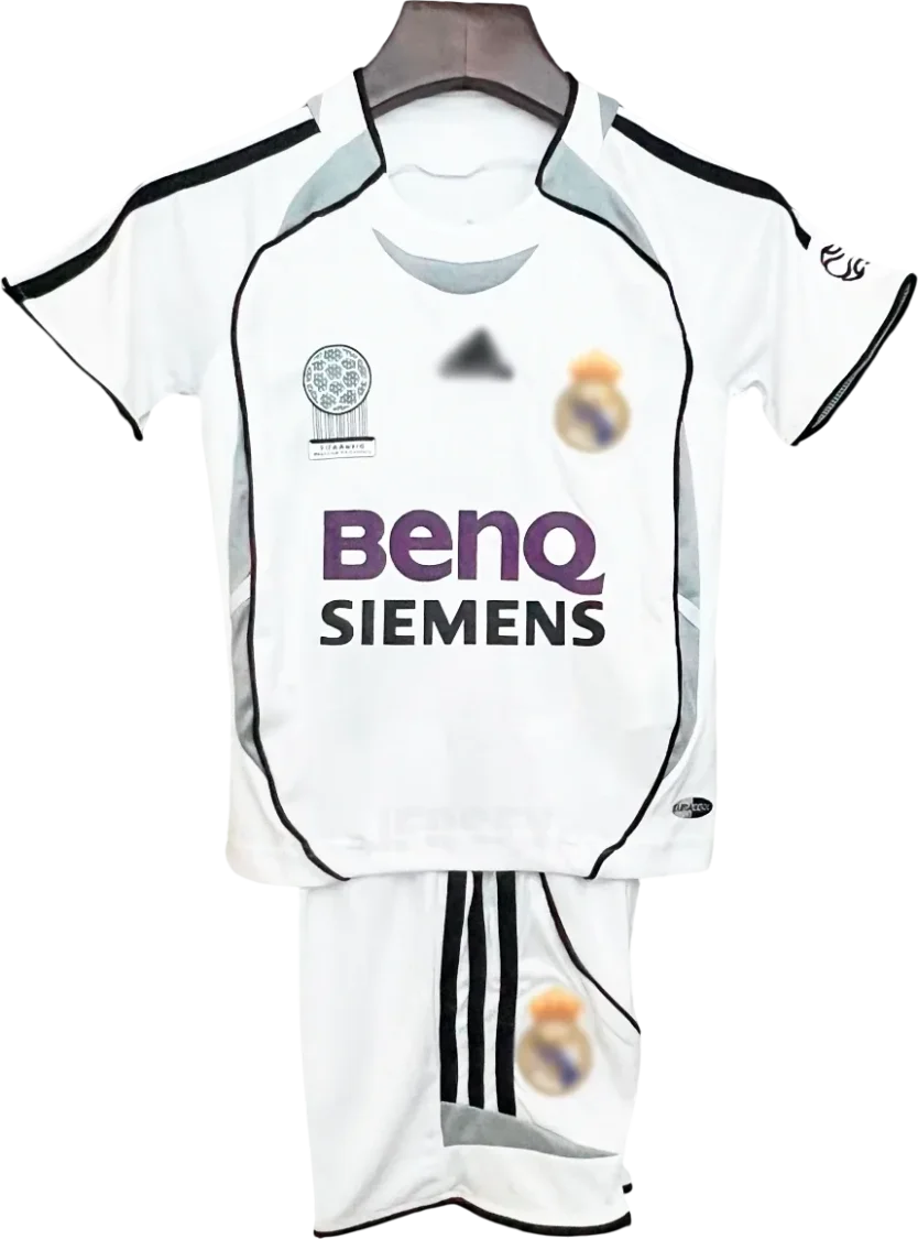 Real Madrid Retro-Trikot 2006/07 Heim für Kinder – Vorderseite
